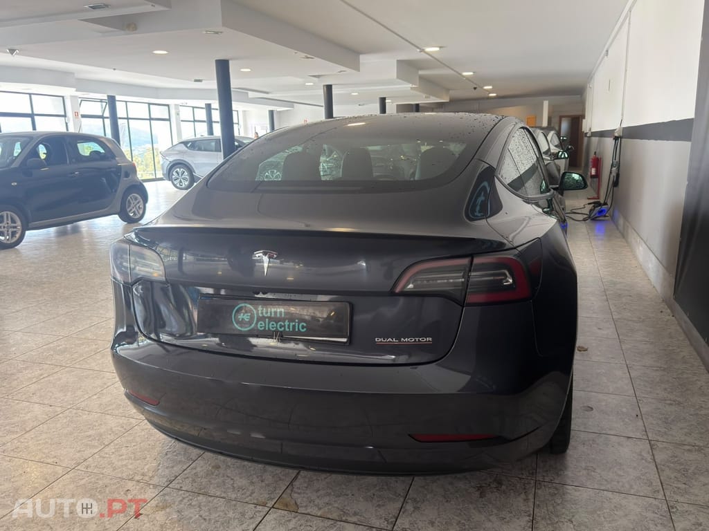 Tesla Model 3 Performance Dual Motor AWD — fotografia 5