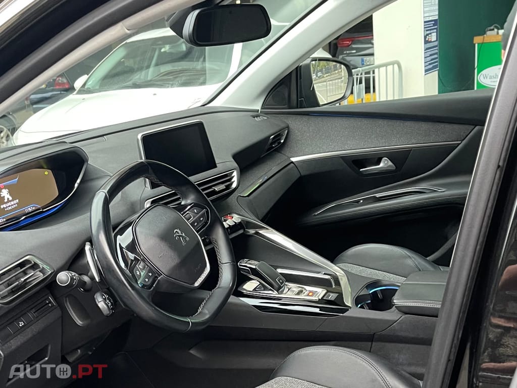 Peugeot 3008 PureTech 130 Stop & Start GPF EAT8 Allure