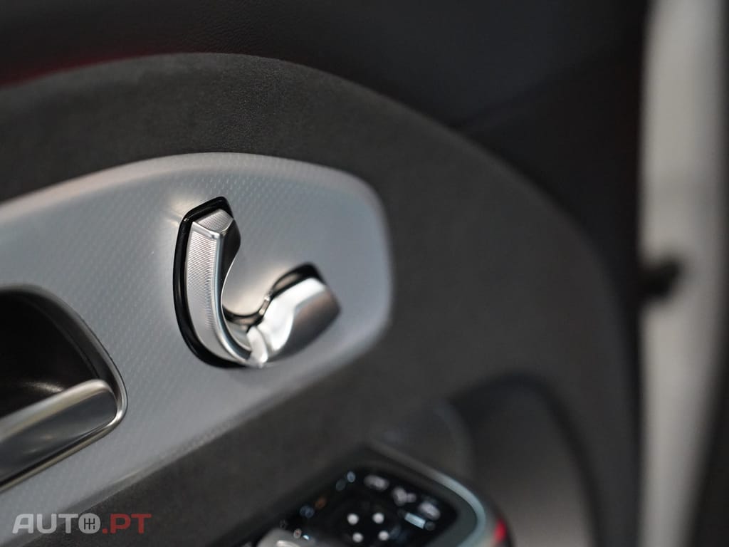 Mercedes-Benz CLA 250 com tecnologia EQ