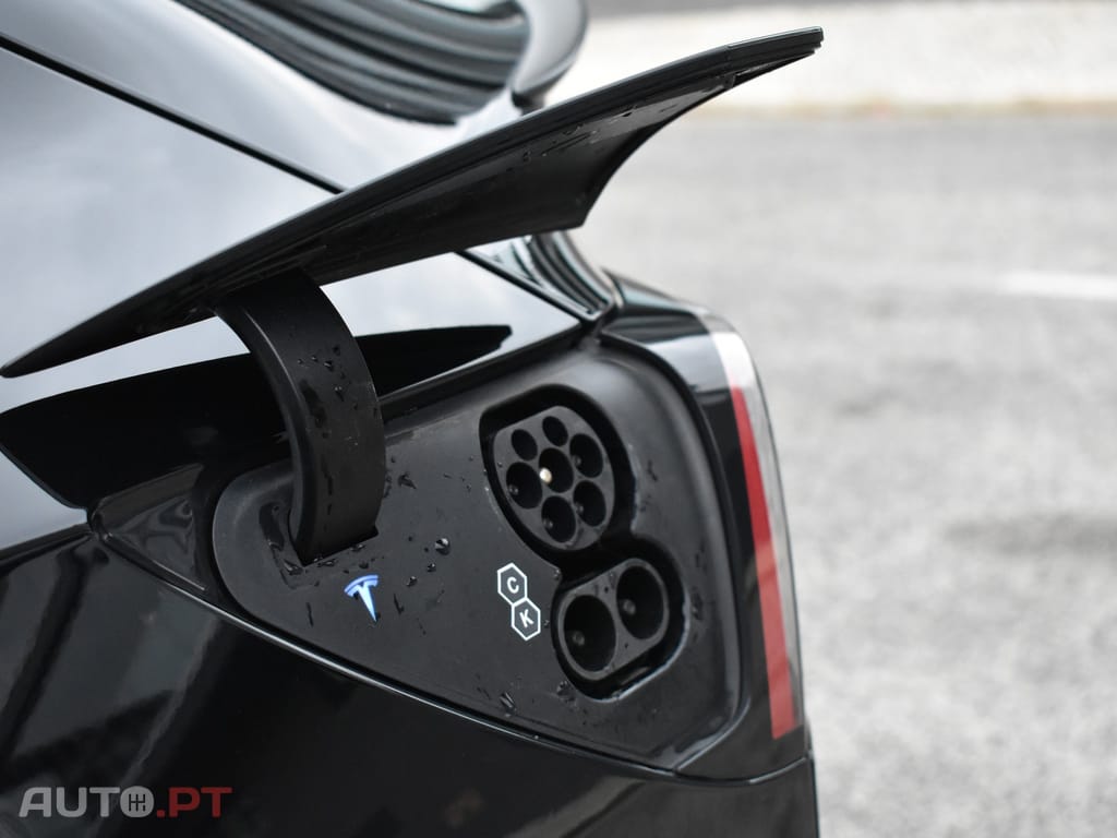Tesla Model Y Performance Tração Integral