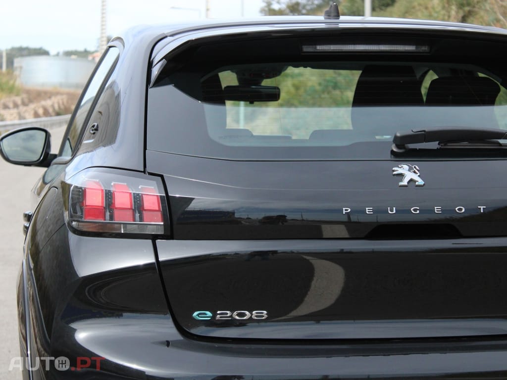 Peugeot E-208 50 kWh Allure