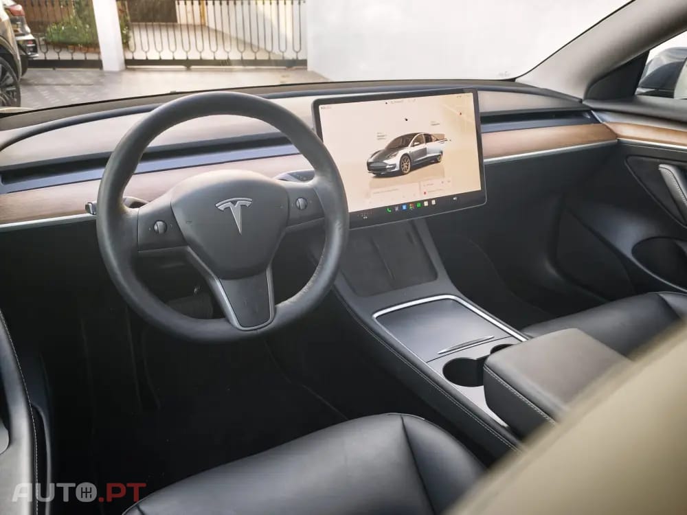 Tesla Model 3 Standard Range Plus RWD