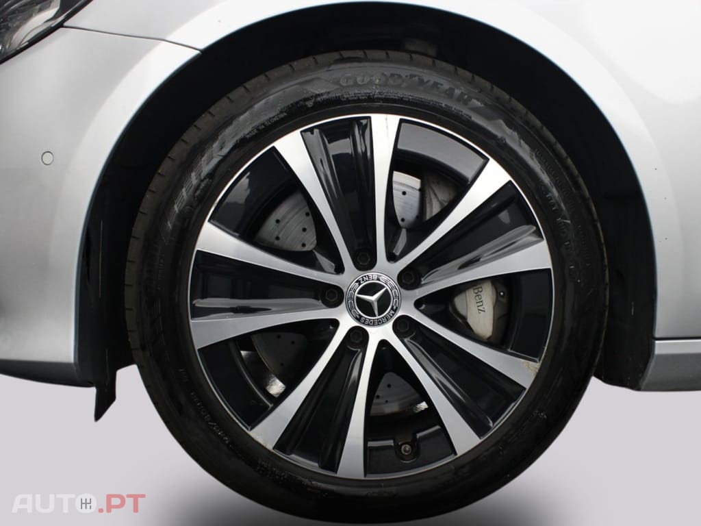 Mercedes-Benz E 300 DE AVANTGARDE I.V.A DEDUTÍVEL