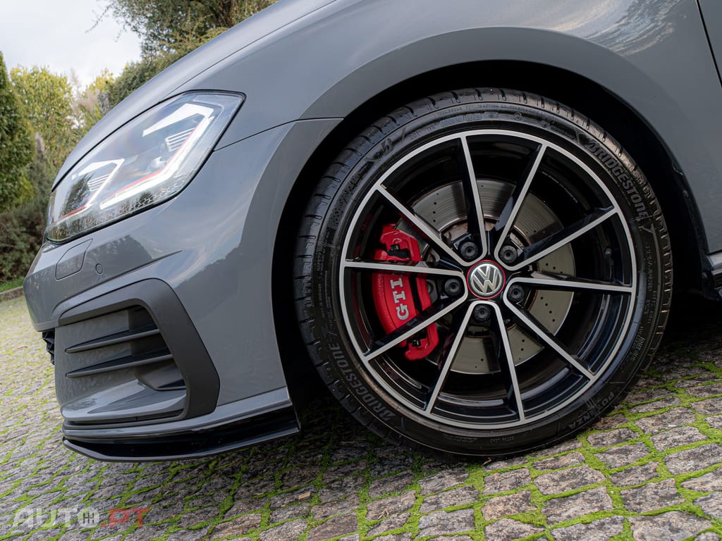 Volkswagen Golf 2.0 TSI TCR DSG