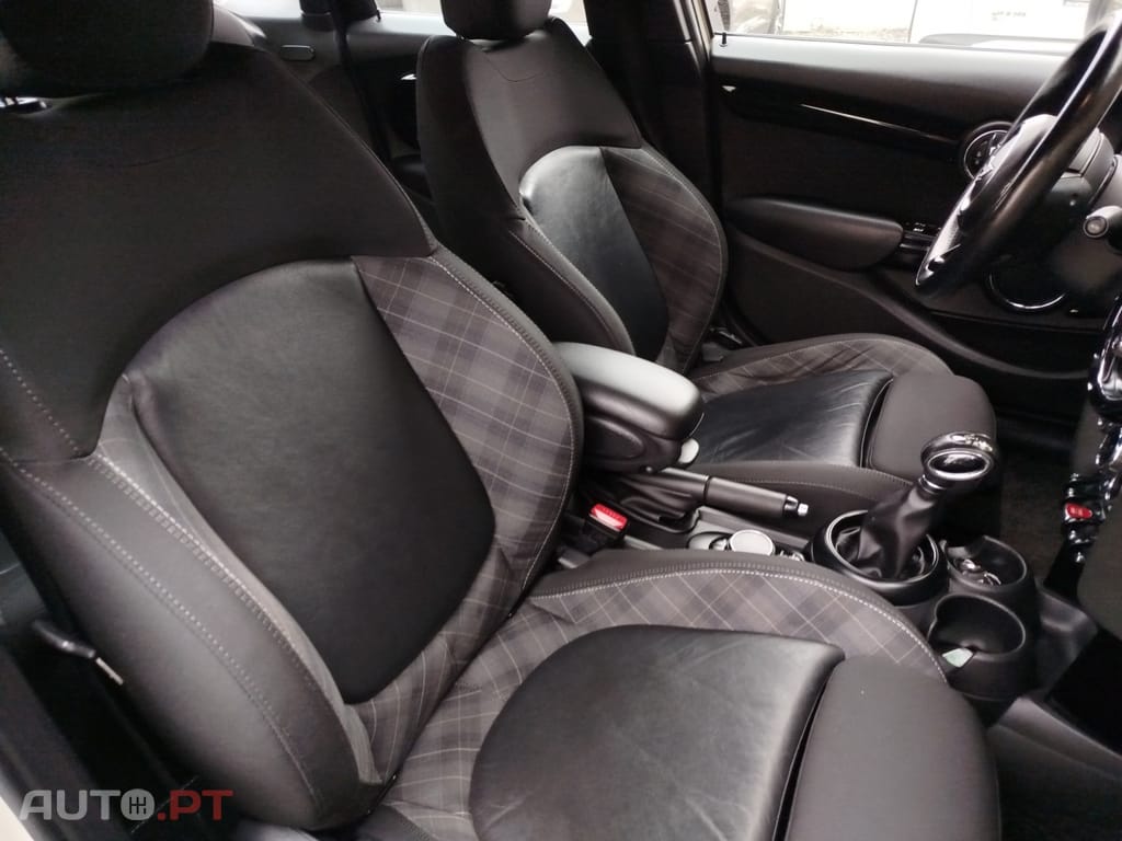 MINI Cooper Cooper D Auto