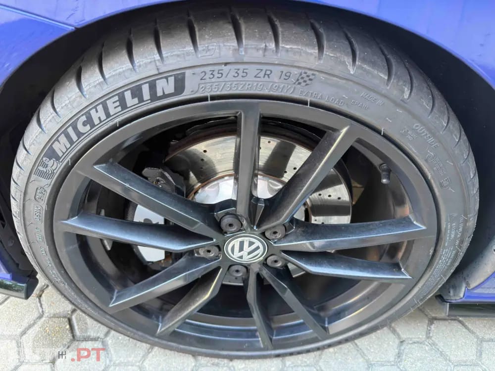 Volkswagen Golf R 4Motion (BlueMotion )
