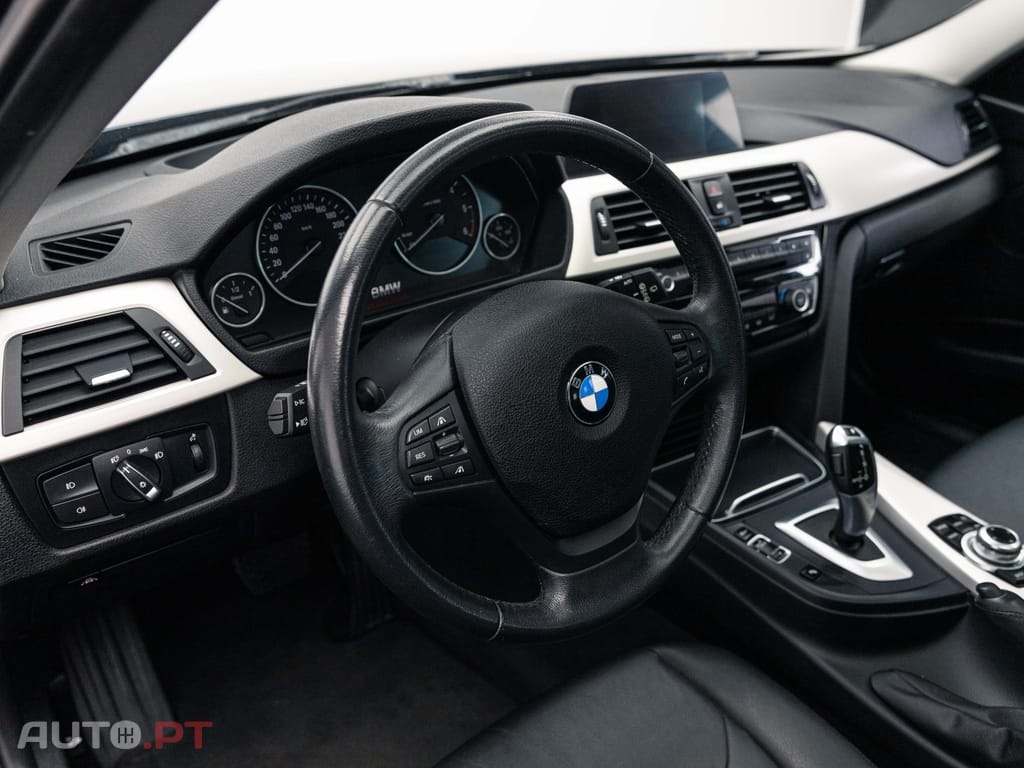 BMW 320 d Auto