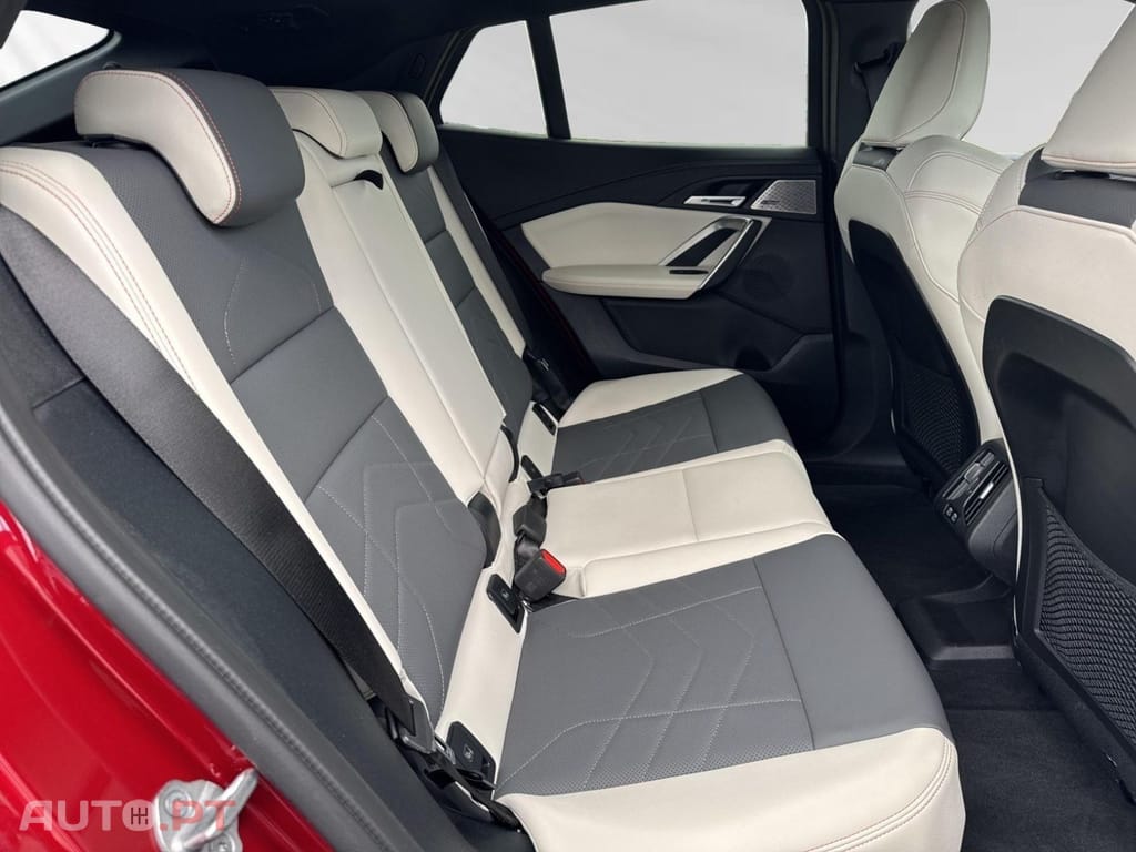 BMW iX2 I.V.A DEDUTÍVEL xDrive30 M Sport