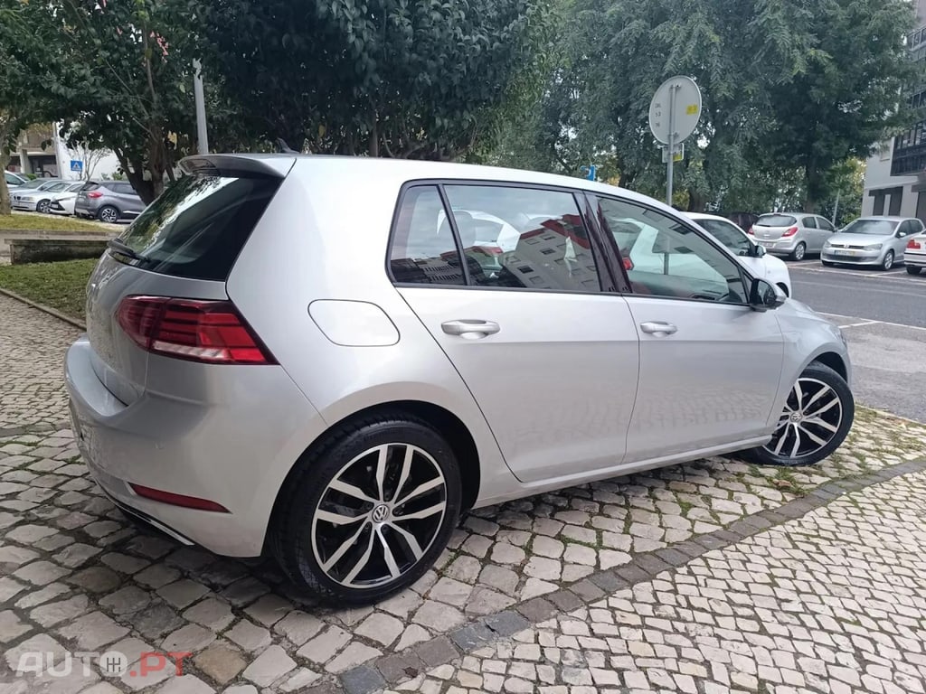 Volkswagen Golf 1.6 TDI Confortline