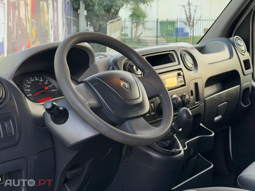 Renault Master 7 L + BASCULA