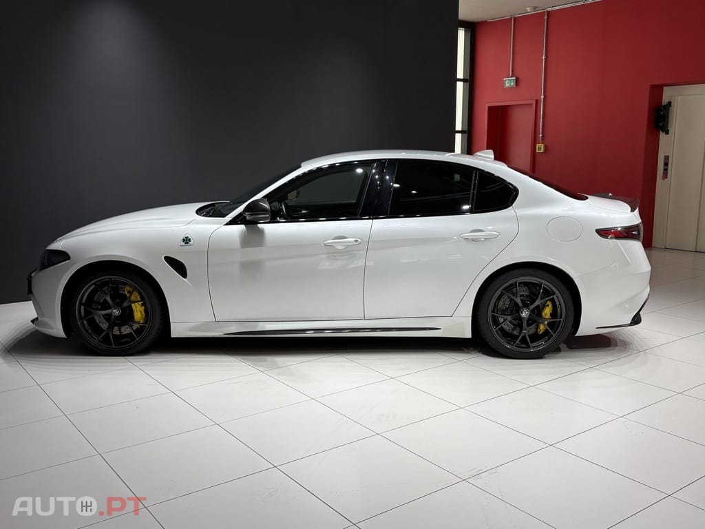 Alfa Romeo Giulia 2.9 V6 Bi-Turbo AT8 Quadrifoglio