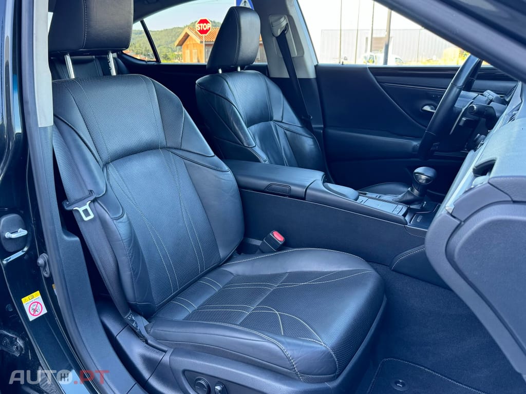 Lexus ES Executive+