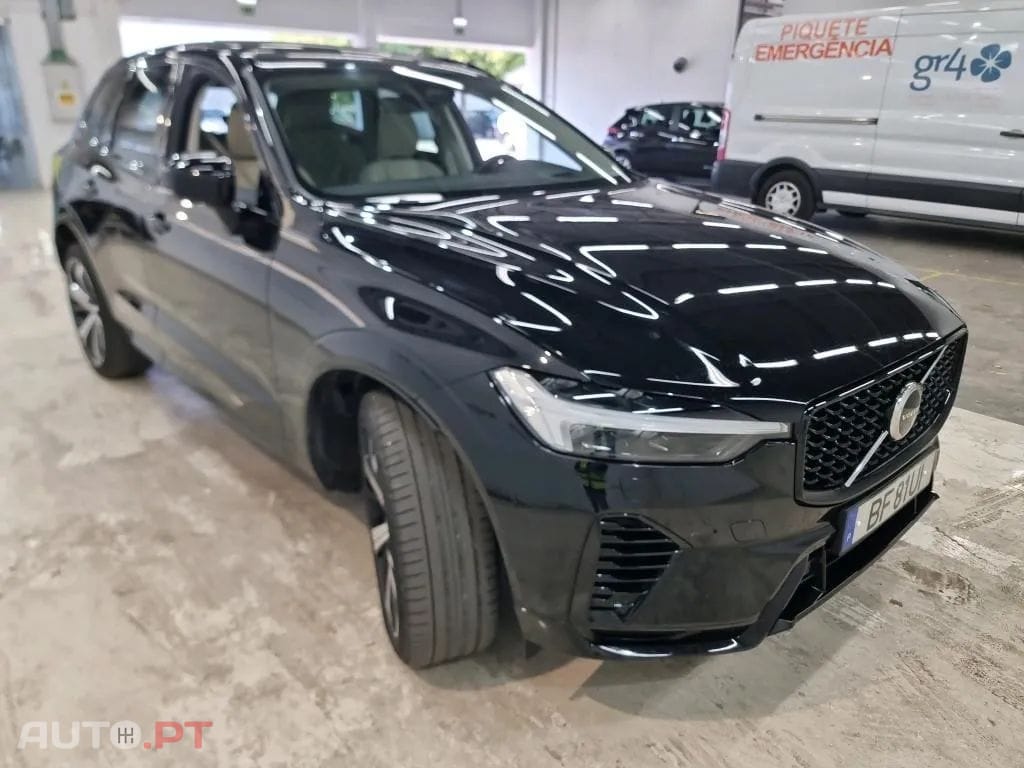 Volvo XC60 2.0 T6 PHEV Ultimate Dark AWD