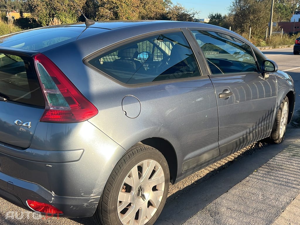 Citroen C4 1.6 HDi 110 by Loeb