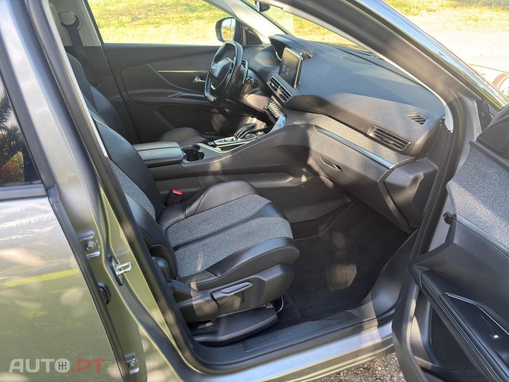 Peugeot 5008 1.5 BlueHDi Allure Pack EAT8