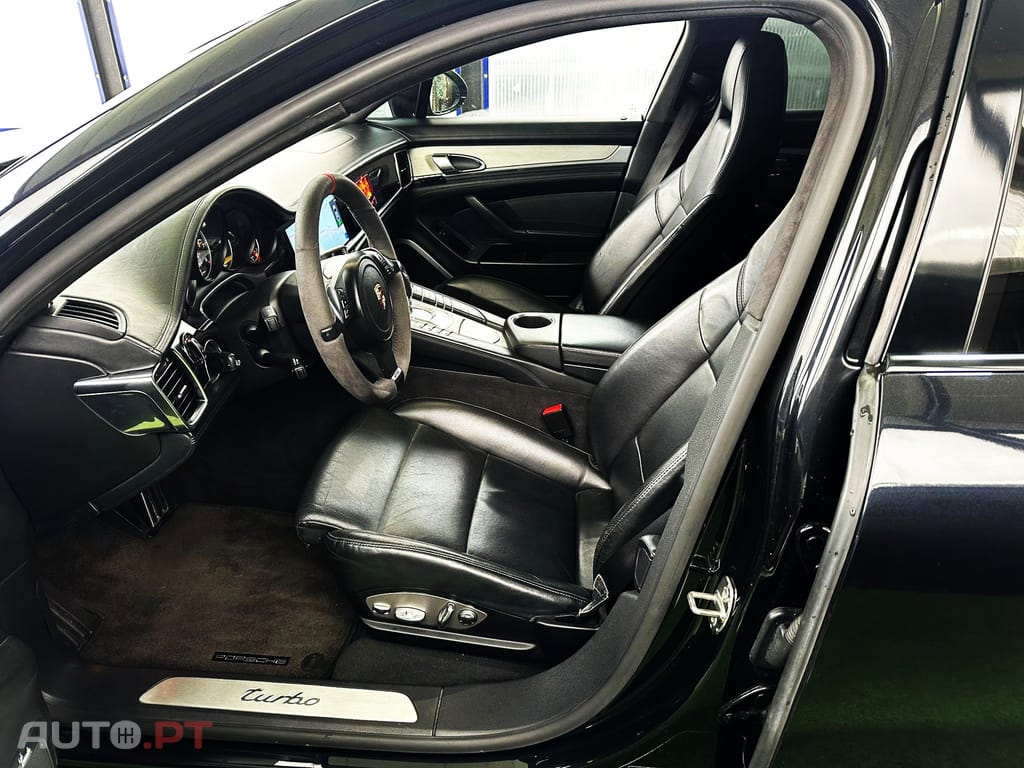 Porsche Panamera Turbo PDK