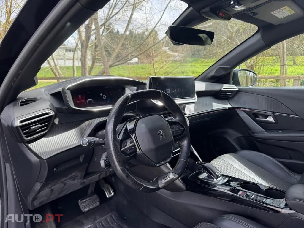 Peugeot 208 1.2 PureTech GT Line EAT8