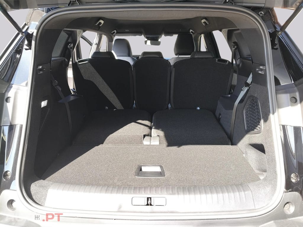 Peugeot E-5008 73 kWh Allure  I.V.A DEDUTÍVEL