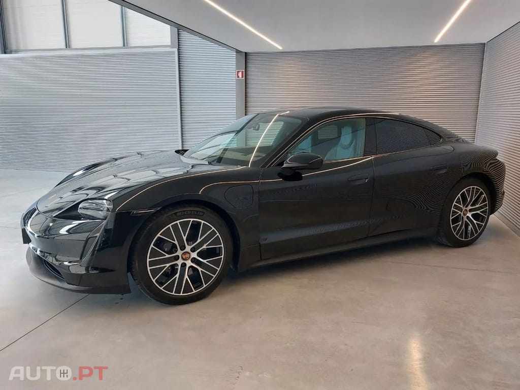 Porsche Taycan Standard