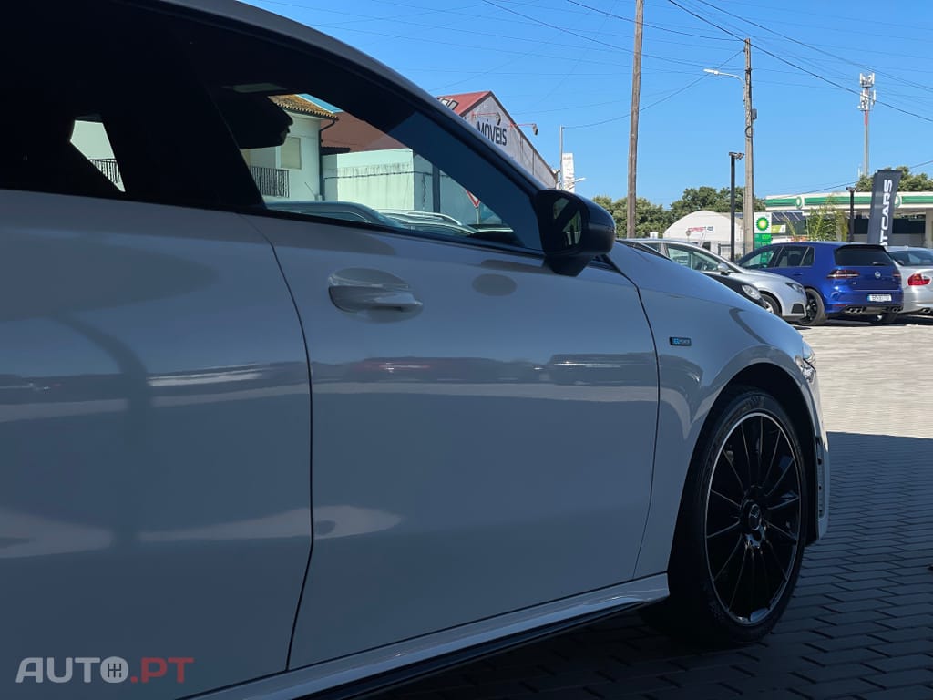 Mercedes-Benz A 250 e AMG Line