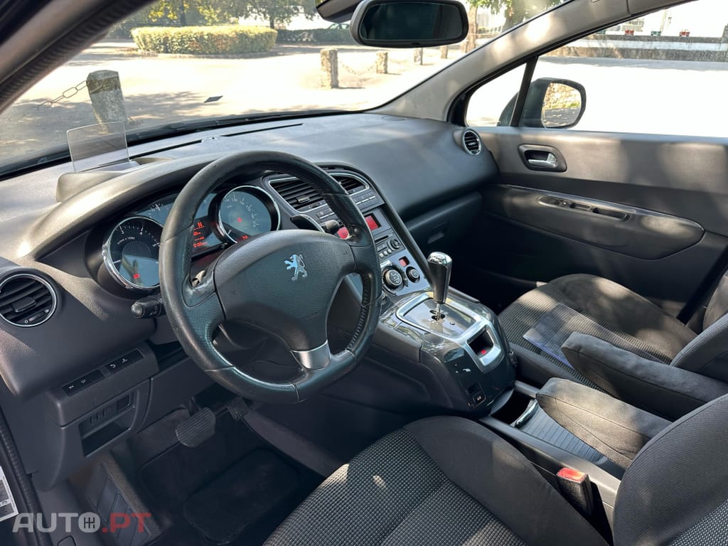 Peugeot 5008 1.6 e-HDi 7L Allure 2-Tronic 113g