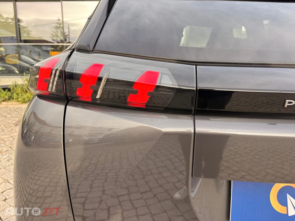 Peugeot 2008 1.5 BlueHDi Allure Pack