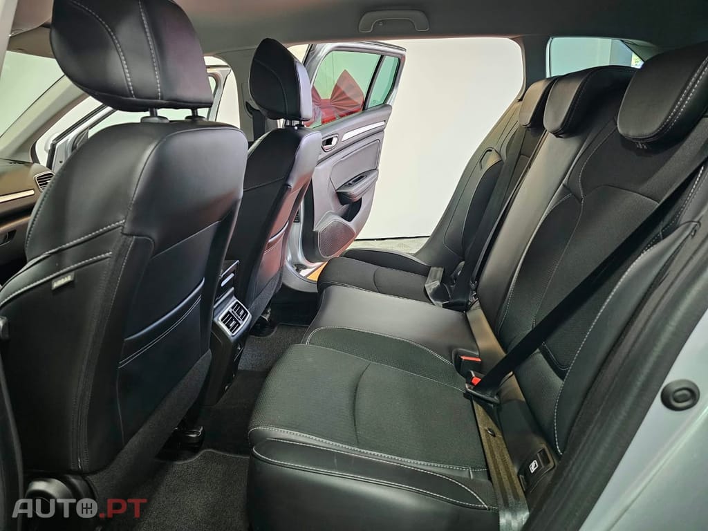 Renault Mégane Sport Tourer 1.5 Blue dCi Intens EDC
