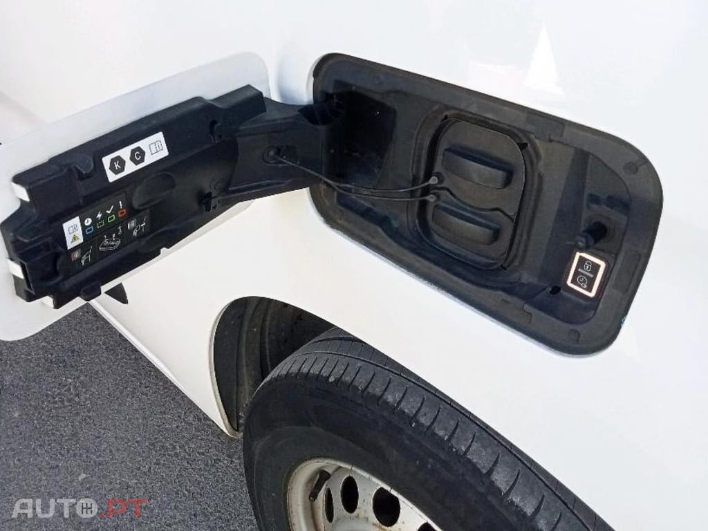 Peugeot Partner e-Partner 50 kWh Premium Standard - IVA Dedutível