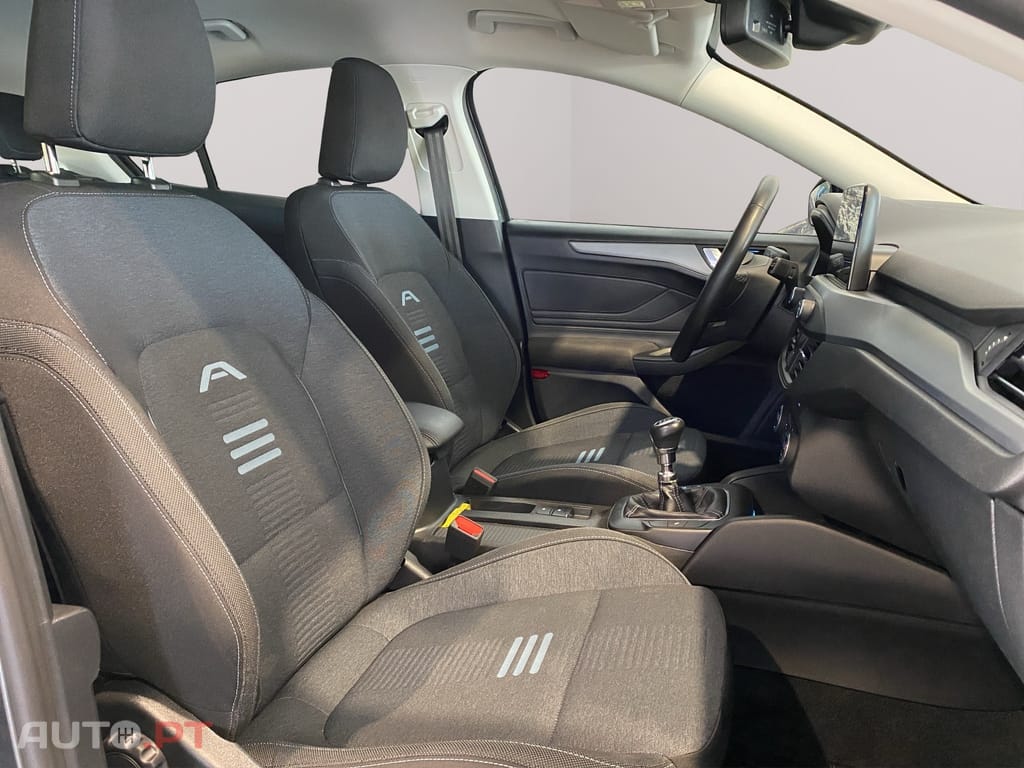 Ford Focus 1.0 EcoBoost MHEV Active