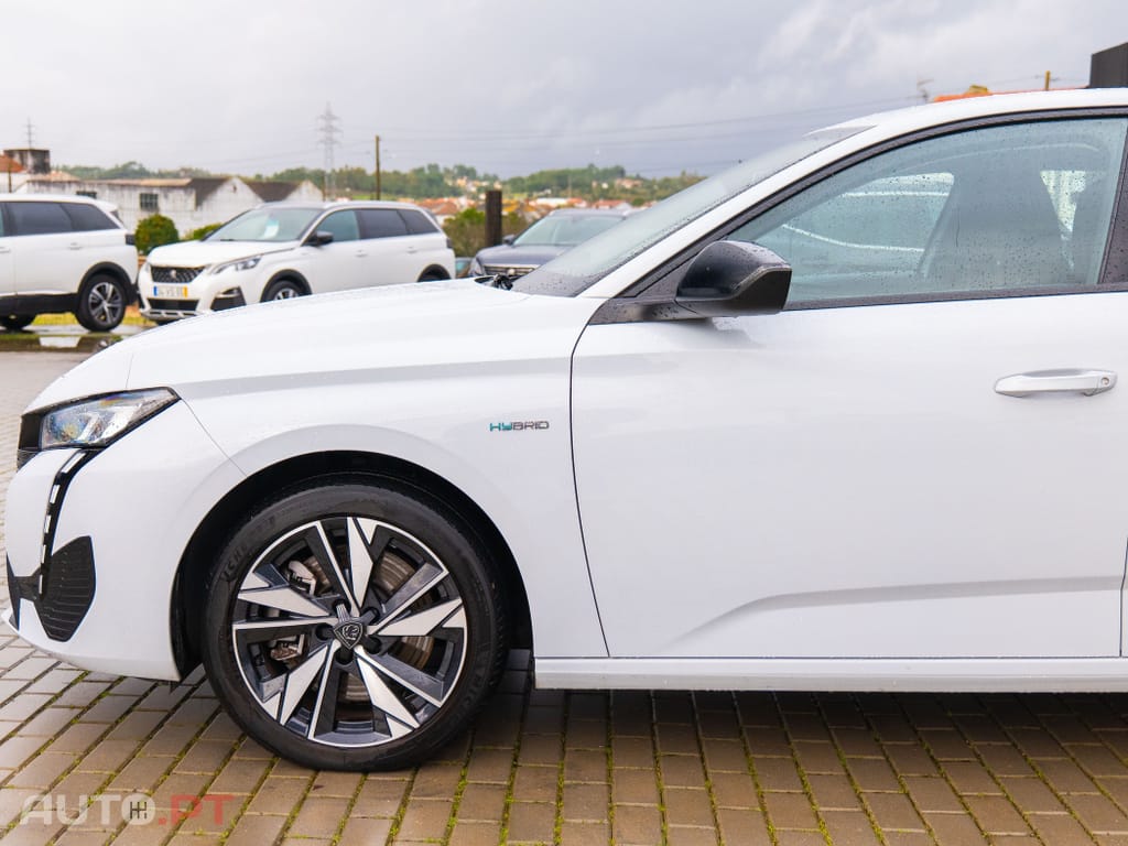 Peugeot 308 1.6 Hybrid Allure e-EAT8