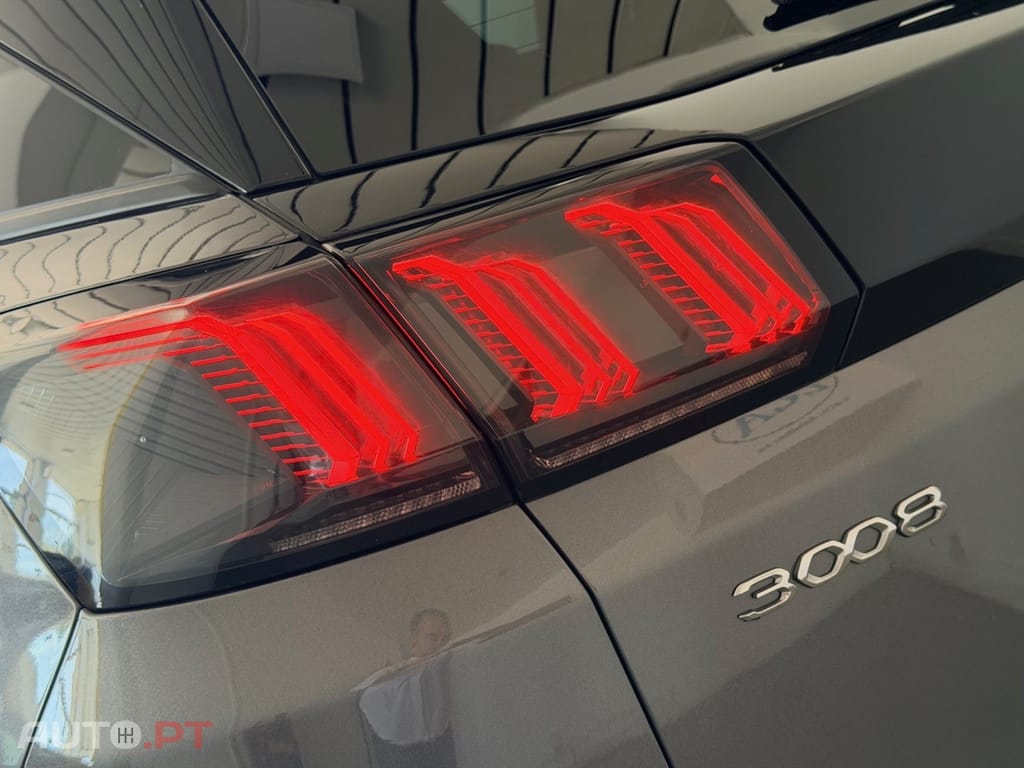 Peugeot 3008 1.6 Hybrid Allure Pack e-EAT8
