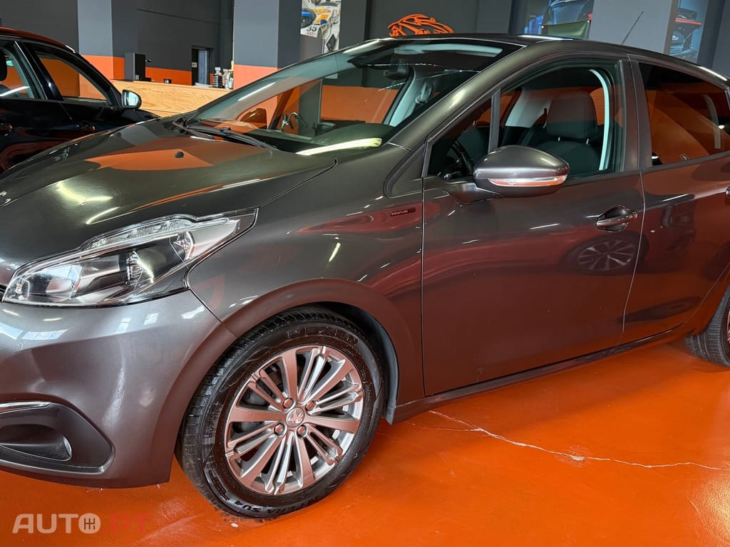 Peugeot 208 1.5 BlueHDi Allure Pack