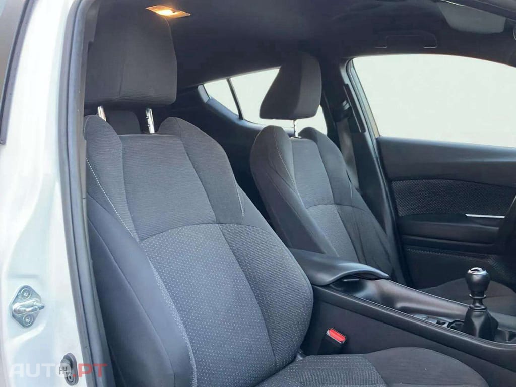 Toyota C-HR 1.2T Comfort