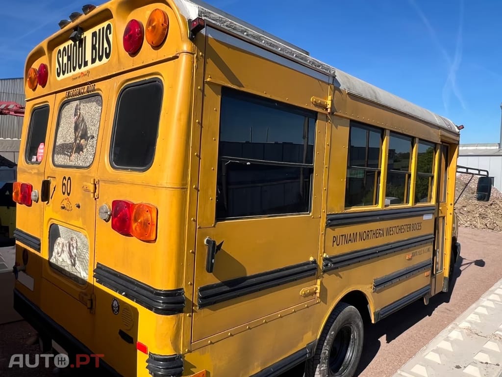 GMC Savana G35 School Bus