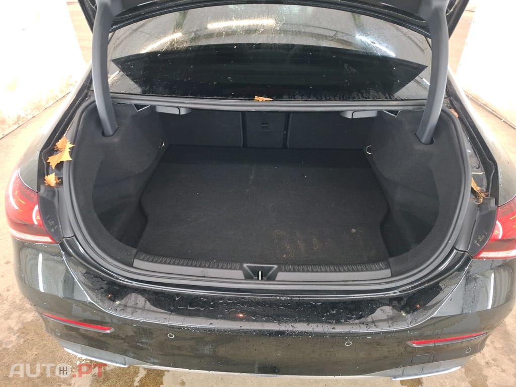 Mercedes-Benz A 250 e AMG Line 8G-DCT