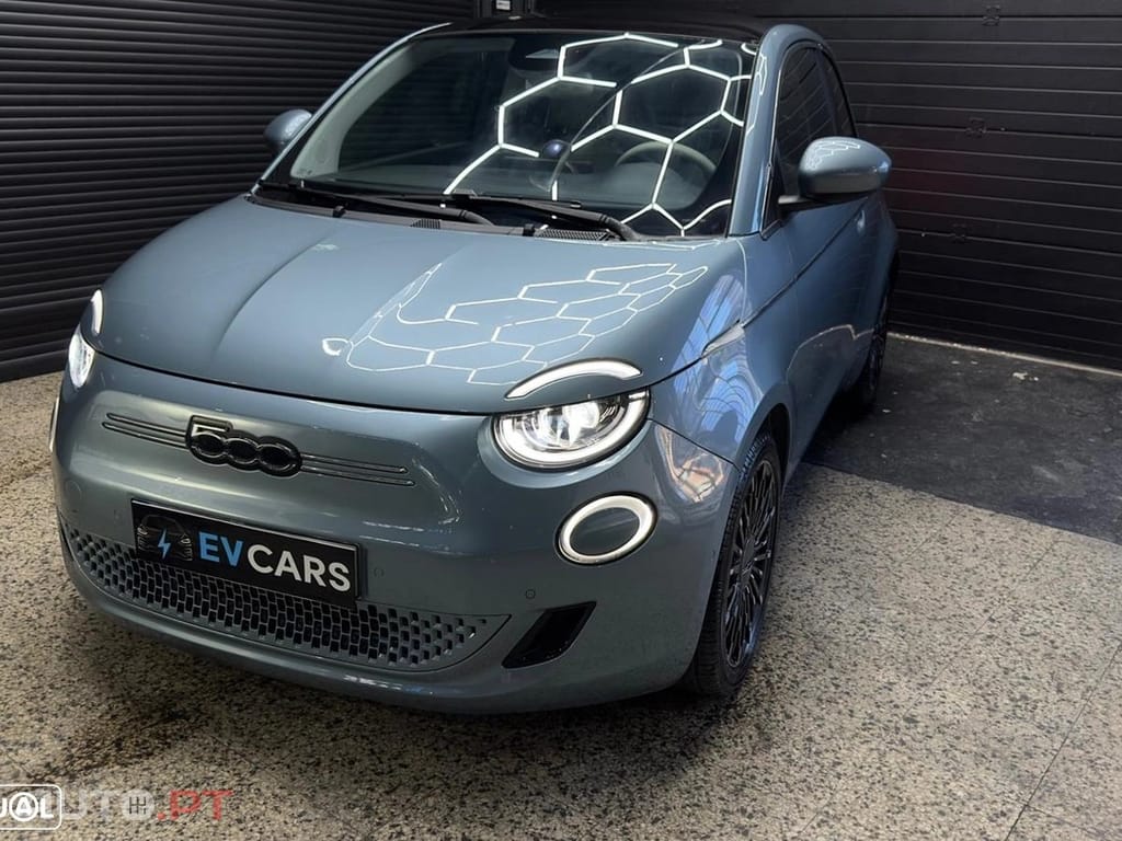 Fiat 500e La Prima
