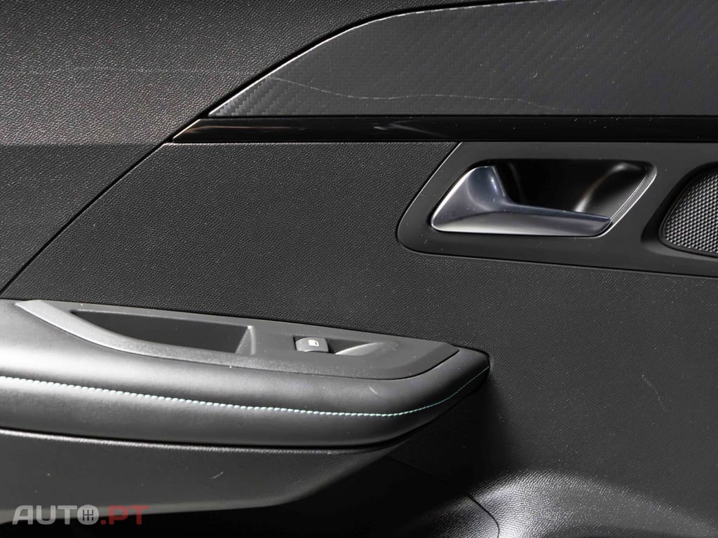 Peugeot 2008 1.2 PureTech Allure Pack EAT8
