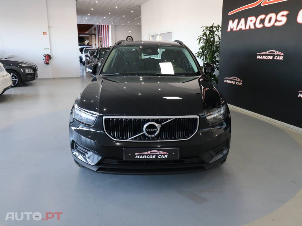 Volvo XC40 T2 Monument