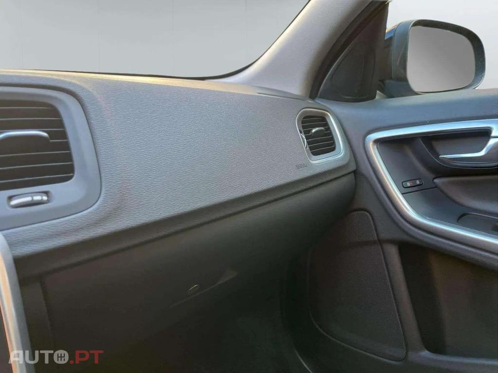 Volvo V60 2.0 D2 Momentum