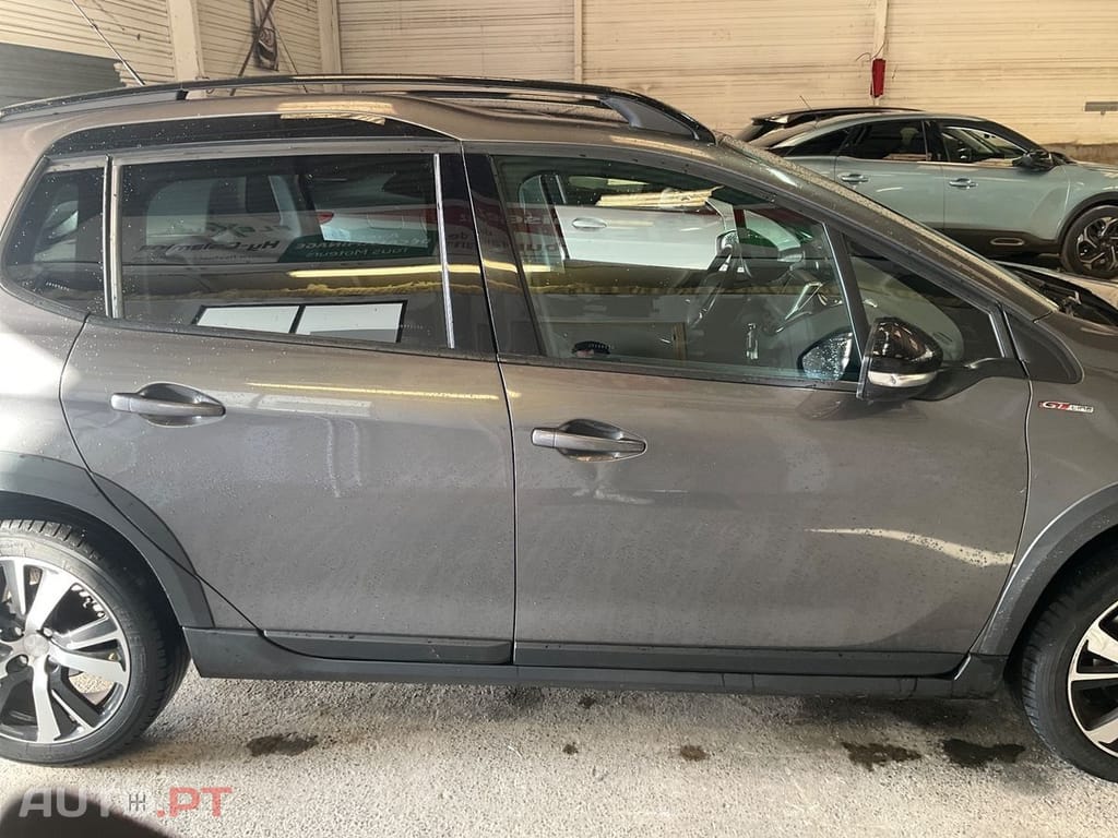 Peugeot 2008 1.2 e-THP GT Line 