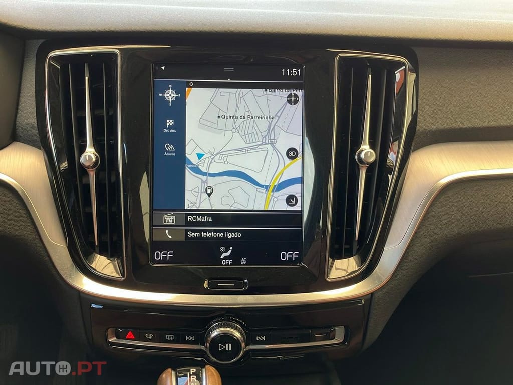 Volvo V60 T4 MOMENTUM PLUS