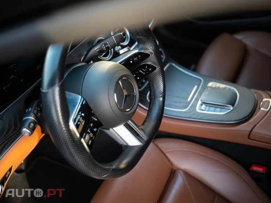 Mercedes-Benz E 300 de 4Matic 9G-TRONIC AMG Line