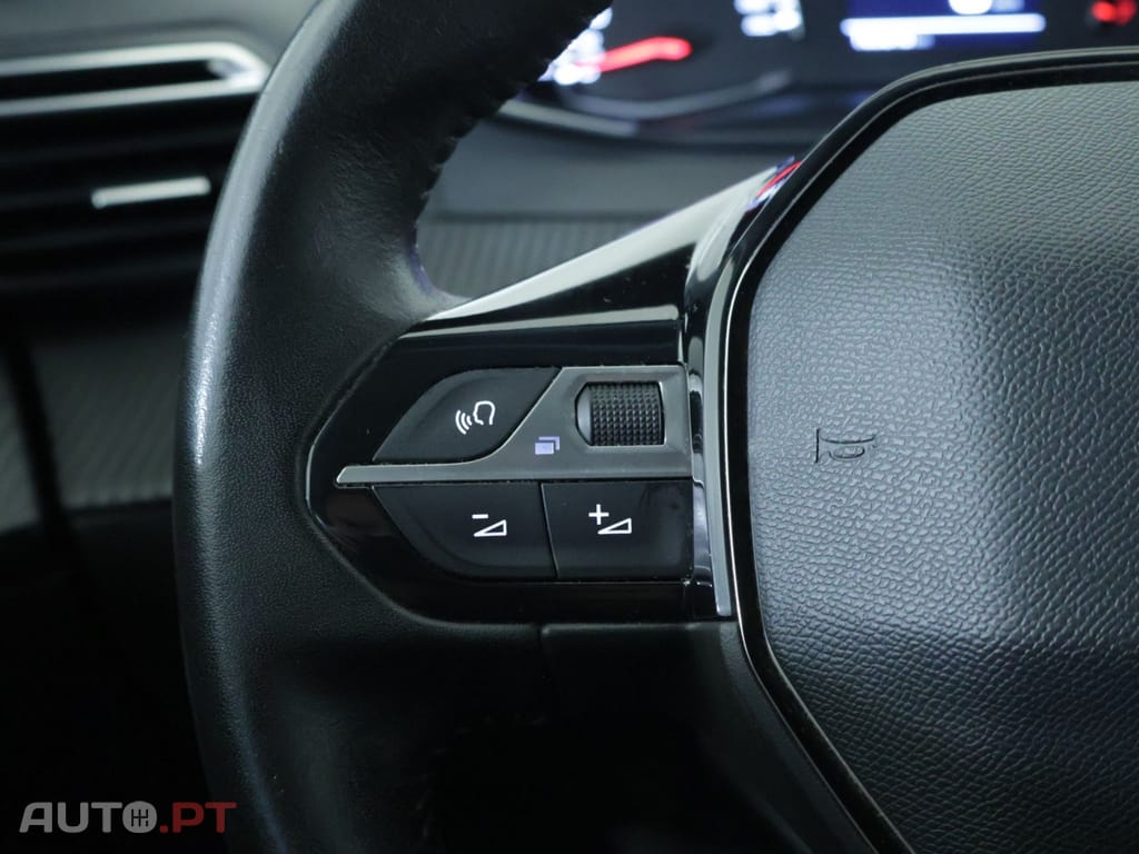 Peugeot 2008 1.2i Active
