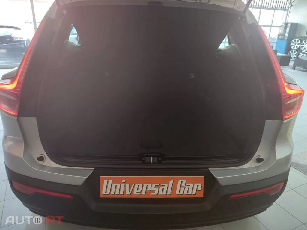 Volvo XC40 1.5 T3 Momentum Tech Edition