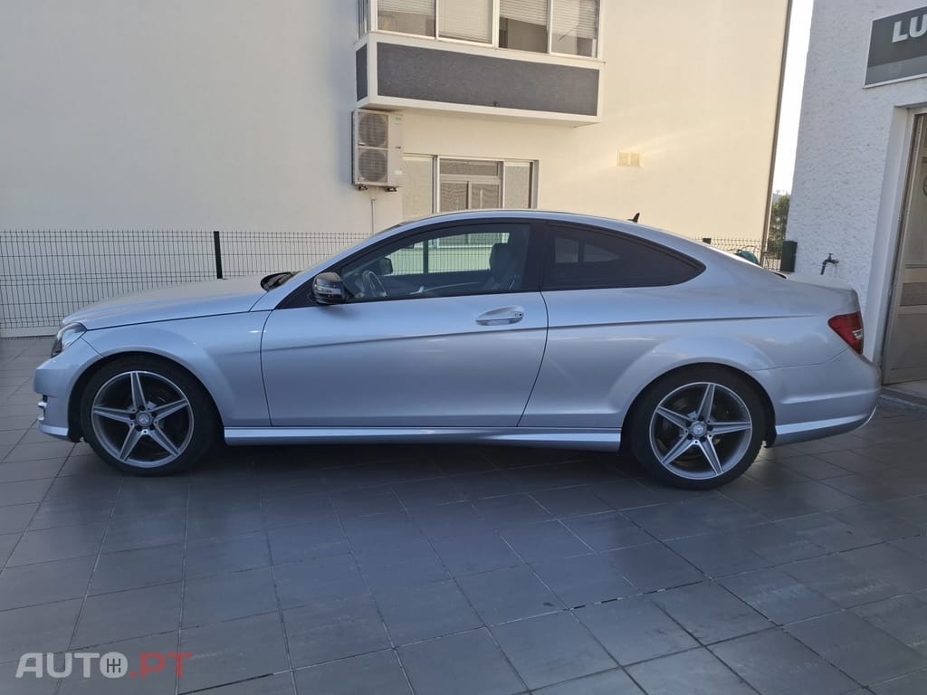 Mercedes-Benz C 220 AMG