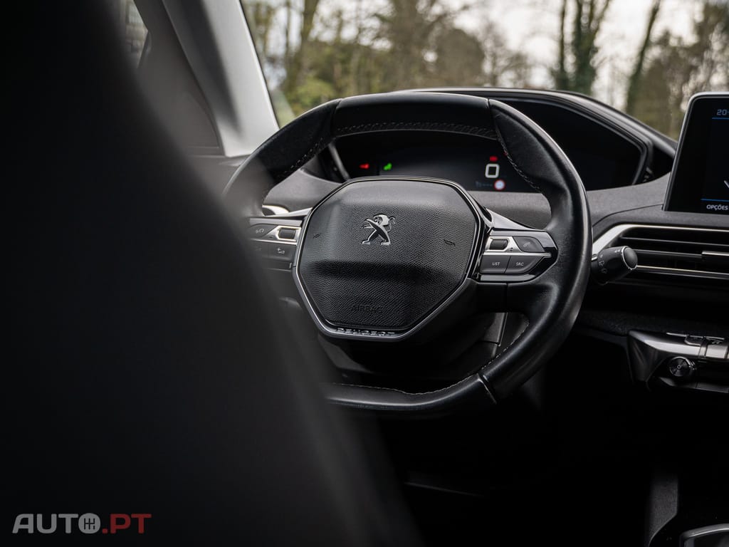 Peugeot 3008 1.5 BlueHDi Allure
