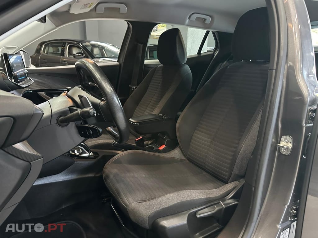 Peugeot 2008 1.2 PureTech Allure Pack EAT8