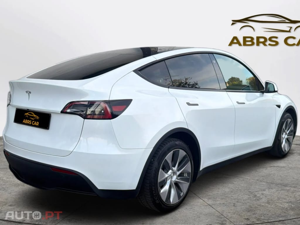 Tesla Model Y RWD