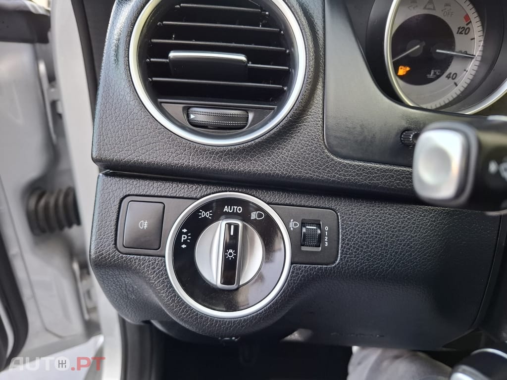 Mercedes-Benz C 220 AMG