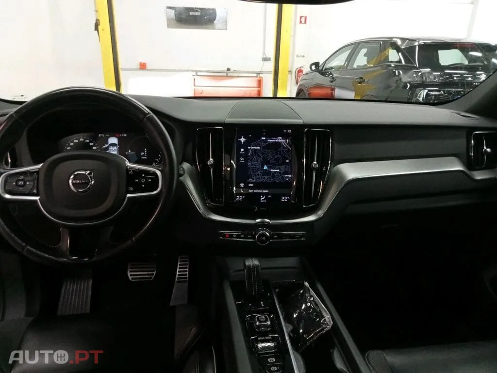 Volvo XC60 2.0 T6 PHEV R-Design AWD